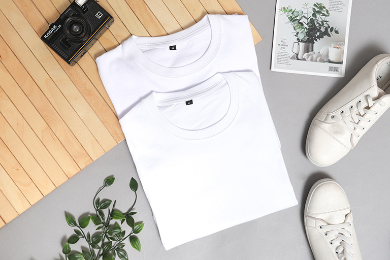 casico white t shirt